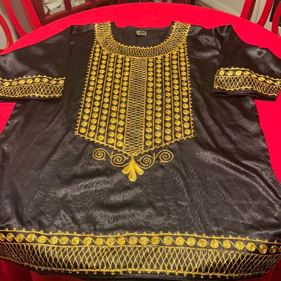 Gorgeous African Tunic - Picture 1 of 12